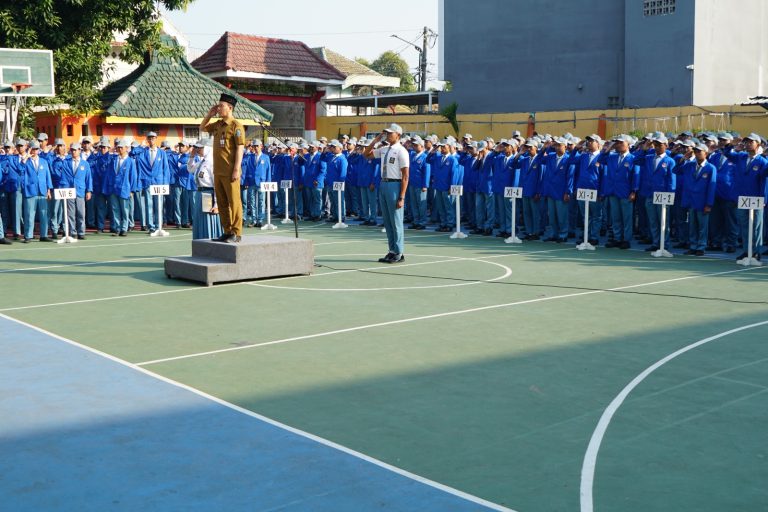 Upacara Bendera Senin, 2 September 2024: Pembina Bapak Sohibul Anhar Tekankan Ketertiban dan Kedisiplinan Siswa