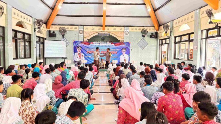 Semangat Hari Ketiga MPLS: Eksplorasi Diri, Wawasan Digital, dan Penampilan Kreatif Siswa Baru